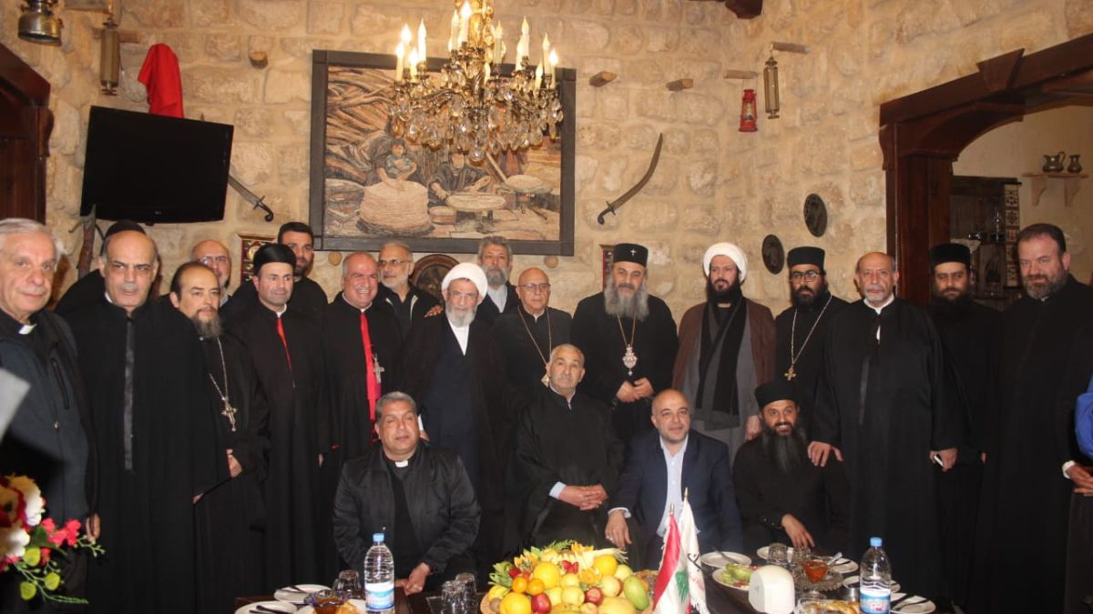 لقاء إسلاميً مسيحيً جامعً في مطعم قصر بعلبك برعاية رئيس الهيئة الشرعية في حزب الله سماحة الشيخ محمد يزبك 13-3-2023
