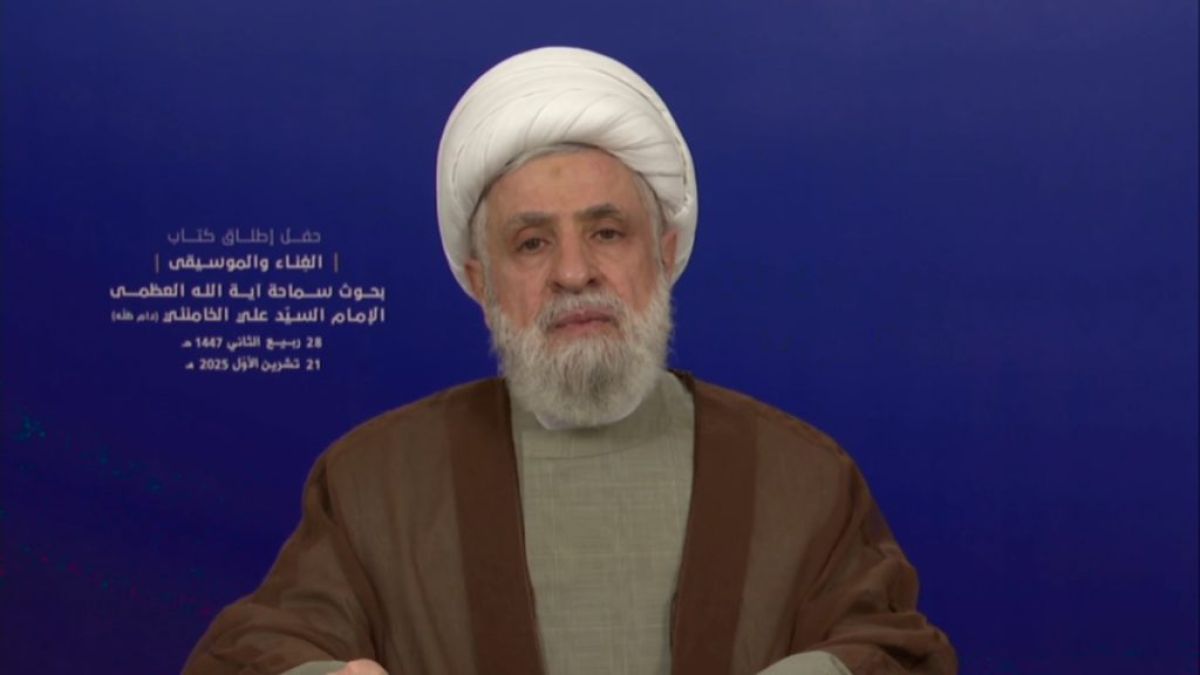 الشيخ نعيم قاسم نحن في حزب الله نعمل في الحقيقة على قاعدة الاستفادة من توجيهات وقناعات وأوامر الإمام الخامنئي (دام ظله) في المنهجية العامة لحياتنا، في المنهجية العامة التي تُبرئ ذمّتنا أمام الله تعالى 21-10-2025