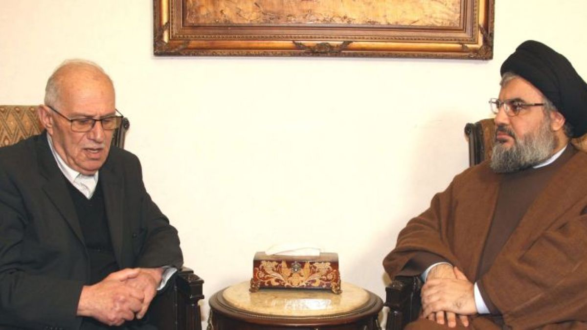 السيد نصر الله مع أمين سر فتح الإنتفاضة 21-1-2010