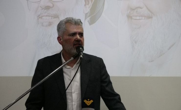 النائب رائد برو من زيتون الكسروانية.