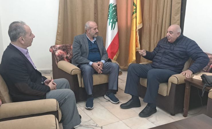 الشيخ عطالله حمود  معاون مسؤول العلاقات الفلسطينية في حزب الله يستقبل ممثل لجنة كي لا ننسى مجزرة ‏صبرا وشاتيلا في لبنان مدير عام بيت اطفال الصمود الفلسطينية  الاستاذ  قاسم عينا11-12-2025  ‏